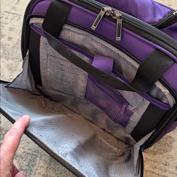 Delsey Paris Purple Carry On Roller Bag NWOT - Picture 6 of 11